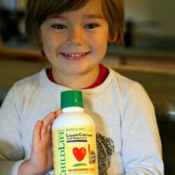 Siro bổ sung Canxi và Magiê cho trẻ em ChildLife Liquid Calcium and Magnesium 473ml 9 siro bo sung canxi va magie cho tre em child life liquid calcium and magnesium 474ml ka