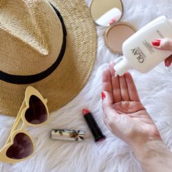 Kem dưỡng ẩm chống nắng Olay Complete Sensitive Plus SPF15 177ml x2 chai 9 kem duong am chong nang olay complete sensitive plus spf15 177ml x2 chai kc