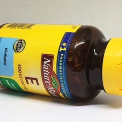 Viên uống Vitamin E từ Nature Made Vitamin E 400IU (180mg) 300 Softgels 19 vien uong vitamin e tu nature made vitamin e 400iu 180mg 300 softgels 110524 kh