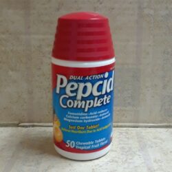 vien ngam giam dau bao tu o nong pepcid complete 50 chewable tablets tropical fruit flavor kb
