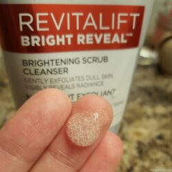 Sữa rửa mặt L'Oreal RevitaLift Bright Reveal Cleanser 150ml 6 sua rua mat loreal revitalift bright reveal cleanser 150ml ka