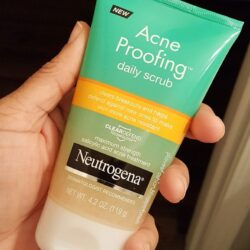 Sữa rửa mặt Neutrogena Acne Proofing Daily Scrub 119g 8 sua rua mat neutrogena acne proofing daily scrub 119g kb