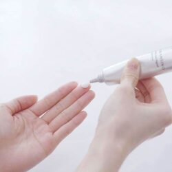 Kem dưỡng trắng, xóa nám Transino Nhật Bản Transino Melano Signal Essence 50g 16 kem duong trang xoa nam transino nhat ban transino whitening essence exii 50g 270424 kg