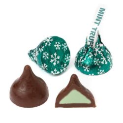 Socola đen nhân socola bạc hà Hershey's Kisses Mint Truffle Dark Chocolate Holiday 283g 9 socola den nhan socola bac ha hersheys kisses mint truffle dark chocolate holiday 283g ka