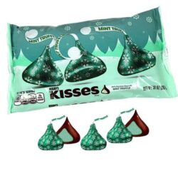 Socola đen nhân socola bạc hà Hershey's Kisses Mint Truffle Dark Chocolate Holiday 283g 8 socola den nhan socola bac ha hersheys kisses mint truffle dark chocolate holiday 283g kb