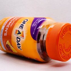Kẹo dẻo đa Vitamin dành cho nữ One a Day Women Vitacraves Gummies 80 viên 12 keo deo da vitamin danh cho nu one a day women vitacraves gummies 80 vien knb