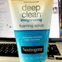 Sữa rửa mặt tẩy tế bào chết Neutrogena Deep Clean Invigorating Foaming Scrub 124ml 5 sua rua mat tay te bao chet neutrogena deep clean invigorating foaming scrub 124ml ka