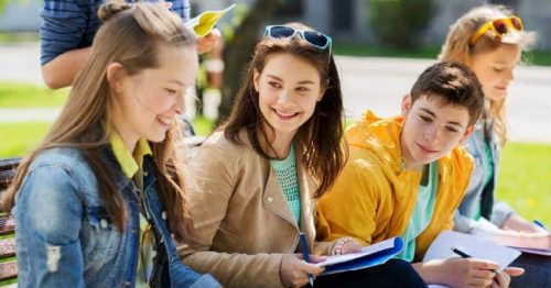 Vitamin cho teen nữ GNC Teen Multivitamin For Girls 12-17 120 Caplets 17 teen girls at school