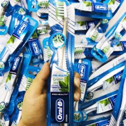 Bàn chải đánh răng Oral-B Pro-Health Green Tea 9 ban chai danh rang oral b pro health green tea ka
