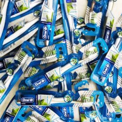Bàn chải đánh răng Oral-B Pro-Health Green Tea 10 ban chai danh rang oral b pro health green tea kb