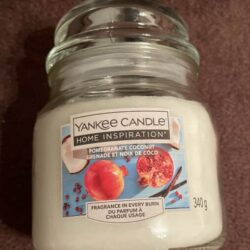Nến thơm Yankee Candle Pomegranate Coconut 340g 7 nen thom yankee candle pomegranate coconut 340g kb