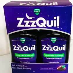 Siro hỗ trợ giấc ngủ ban đêm Vicks Nyquil ZzzQuil Nighttime Sleep Aid 354ml x2 (Warming Berry) 12 siro ho tro giac ngu ban dem vicks nyquil zzzquil nighttime sleep aid 354ml x2 warming berry knd