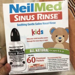 Nước muối rửa mũi sinh lý cho trẻ em NeilMed Sinus Rinse Kids 60 gói 7 nuoc muoi rua mui sinh ly cho tre em neilmed sinus rinse kids 60 goi kb