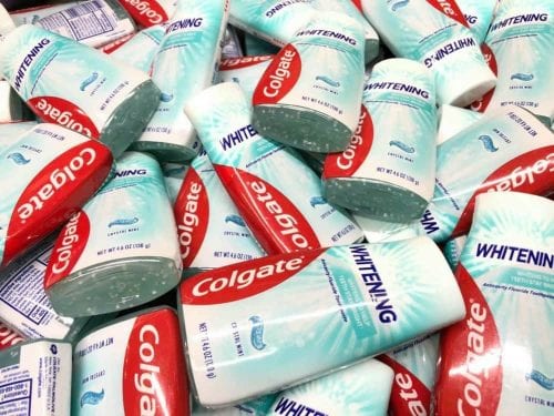 kem danh rang colgate whitening crystal mint liquid gel 130g ke