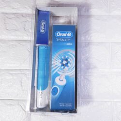 Bàn chải đánh răng sạc điện Oral-B Vitality Plus Floss Action kèm đầu thay 10 ban chai danh rang sac dien oral b vitality plus floss action kem dau thay kc
