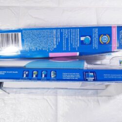 Bàn chải đánh răng sạc điện Oral-B Vitality Sensitive Clean kèm đầu thay 13 ban chai danh rang sac dien oral b vitality sensitive clean kem dau thay ki
