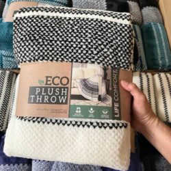 Chăn (mền) Eco Plush Throw 152 x 177cm (Trắng) 5 chan men eco plush throw 152 x 177cm trang kb