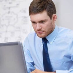 Viên uống tăng cường tuần hoàn não, cải thiện trí nhớ Puritan's Pride Neuro-PS Gold 90 viên 11 men man work computer stress