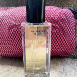 Xịt thơm Victoria’s Secret Heavenly Fragrance Mist 75ml 7 xit thom victorias secret heavenly fragrance mist 75ml kd