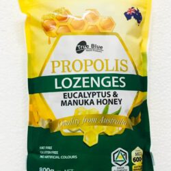 Kẹo ngậm keo ong True Blue Propolis Lozenges Eucalyptus & Manuka Honey 800g 9 keo ngam keo ong true blue propolis lozenges eucalyptus manuka honey 800g knf