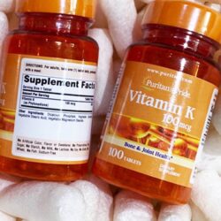 Viên uống bổ sung Vitamin K tốt cho xương khớp Puritan’s Pride Vitamin K 100mcg 100 viên 4 vien uong bo sung vitamin k tot cho xuong khop puritans pride vitamin k 100mcg 100 vien kd