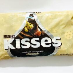 Socola Kisses hạnh nhân Hershey’s Kisses Classic Milk Chocolate With Almonds 300g 5 socola kisses hanh nhan hersheys kisses milk chocolate with almonds 300g kb