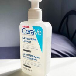 Sữa rửa mặt dành cho da khô ráp, sần sùi Cerave SA Smoothing Cleanser 236ml (Dạng Gel Không mùi) 11 sua rua mat danh cho da kho rap san sui cerave sa smoothing cleanser 236ml dang gel khong mui kb