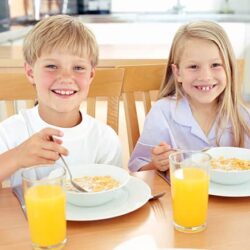 Kẽm nước cho bé Healthy Care Kids Zinc + Vitamin C Liquid 25ml 7 food and drink marketing to kids under spotlight children