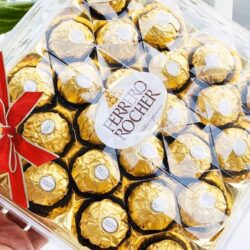 Hộp Socola cao cấp của Mỹ Ferrero Rocher Chocolate Nơ đỏ 24 viên 10 hop socola cao cap cua my ferrero rocher chocolate no do 24 vien kb