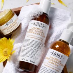 Sữa rửa mặt hoa cúc Kiehl’s Calendula Deep Cleansing Foaming Face Wash 230ml 7 sua rua mat hoa cuc kiehls calendula deep cleansing foaming face wash 230ml ka