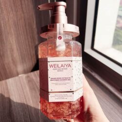 Sữa tắm trắng da cánh hoa hồng Damask Weilaiya Grand Rose Extracts Whitening Shower Gel 450ml 11 sua tam trang da canh hoa hong damask weilaiya grand rose extracts whitening shower gel 450ml kb