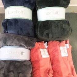 Chăn (mền) Berkshire LuxeLoft King Blanket 284cm x 234cm (Navy Blue) 17 chan men berkshire luxeloft king blanket 284cm x 234cm navy blue ka