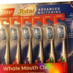 ban chai danh rang colgate total advanced whitening medium whole mouth clean 8 cai ka