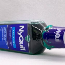 Siro Vicks NyQuil Cold & Flu Nighttime Relief 354ml (Original) 12 siro vicks nyquil cold flu nighttime relief 354ml original kd