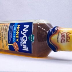 Siro Vicks NyQuil Honey Cold & Flu Severe 354ml 14 siro vicks nyquil honey cold flu severe 354ml kb