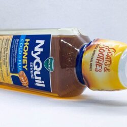 Siro Vicks NyQuil Honey Cold & Flu Severe 354ml 15 siro vicks nyquil honey cold flu severe 354ml kf