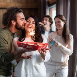 banh xop nhan kem loacker the best of chocolate wafer cookies 400g kd