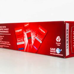 kem danh rang colgate optic white renewal 121g kna