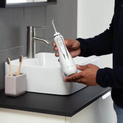 Máy tăm nước cầm tay Waterpik Cordless Advanced Water Flosser (White) 19 may tam nuoc cam tay waterpik cordless advanced water flosser white ki