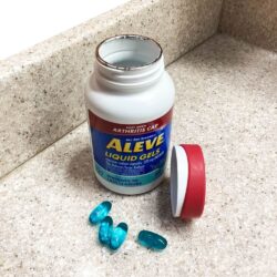 vien uong aleve liquid gels arthritis cap pain reliever naproxen sodium 220mg 80 liquid capsules kd