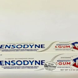 Kem đánh răng Sensodyne Sensitivity & Gum Whitening 96.4g 11 kem danh rang sensodyne sensitivity gum whitening 96 4g kf