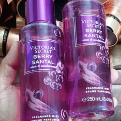 Xịt thơm Victoria’s Secret Berry Santal Fragrance Mist 250ml 4 xit thom victorias secret berry santal fragrance mist 250ml ka