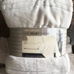 Chăn (mền) Life Comfort Luxe Velvet Throw 1.52m x 1.77m (White Cream) 7 chan men life comfort luxe velvet throw 1 52m x 1 77m white cream ka