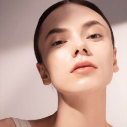 Kem chống nắng V&A Antioxidant UV Shield SPF50+ PA++++ 50ml 15 kem chong nang v a antioxidant uv shield spf50 pa 50ml kf