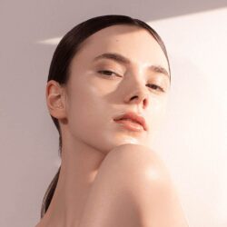 Kem chống nắng V&A Antioxidant UV Shield SPF50+ PA++++ 50ml 16 kem chong nang v a antioxidant uv shield spf50 pa 50ml kg