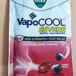 Kẹo ngậm thông cổ Vicks VapoCool Severe Cherry Freeze 45 Drops 8 keo ngam thong co vicks vapocool severe cherry freeze 45 drops kf