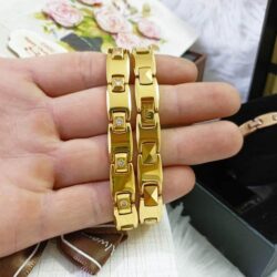 Vòng tay Nữ điều hoà huyết áp Toma Gold đính 1 đá 26 vong tay nu dieu hoa huyet ap toma 24k dinh 1 da 71123 kj
