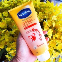 Tinh chất dưỡng thể chống nắng Vaseline Healthy Bright SPF50+ PA++++ Serum 320ml 9 tinh chat duong the chong nang vaseline healthy bright spf50 pa serum 320ml kd