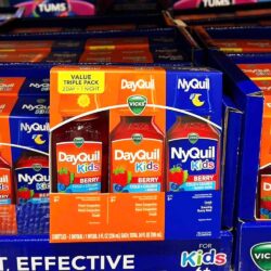 siro cam ho tre em 6 vicks dayquil nyquil kids cold cough berry 236ml x3 2 dayquil 1 nyquil 61223 ka