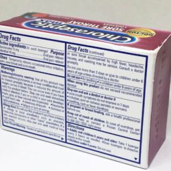 Viên ngậm đau họng Chloraseptic Max Sore Throat 15 Lozenges (Wild Berries) 12 vien ngam dau hong chloraseptic max sore throat 15 lozenges wild berries 010724 kc